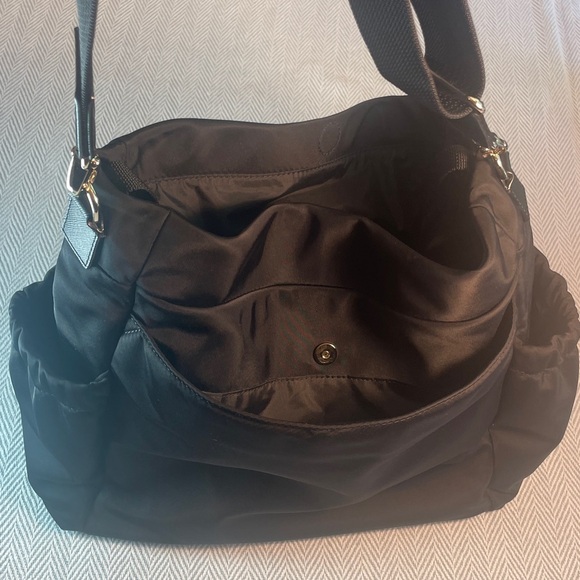 KATE SPADE Black NYLON TOTE /Baby Bag 18” X 14 1/2” X 4” Crossbody Many Pockets - Picture 10 of 16